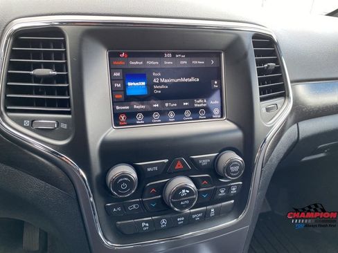Used 2018 Jeep Grand Cherokee Laredo AWD/4WD image 20