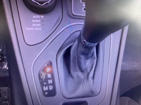 Used 2022 Jeep Cherokee Latitude Lux image 12