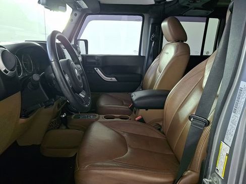 Used 2016 Jeep Wrangler Unlimited Sahara w/ Dual Top Group AWD/4WD image 15