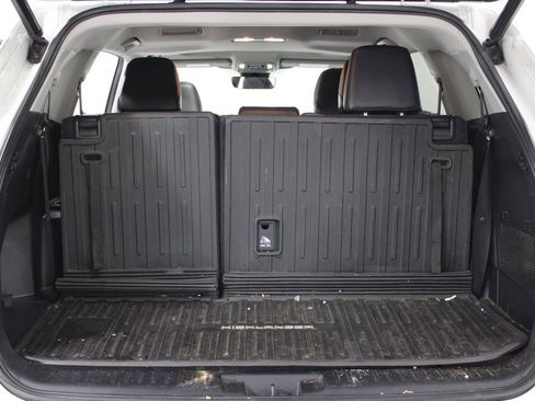 Used 2022 Toyota Highlander XLE image 13