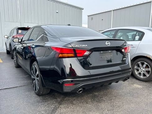 Used 2019 Nissan Altima 2.5 Platinum AWD/4WD image 2
