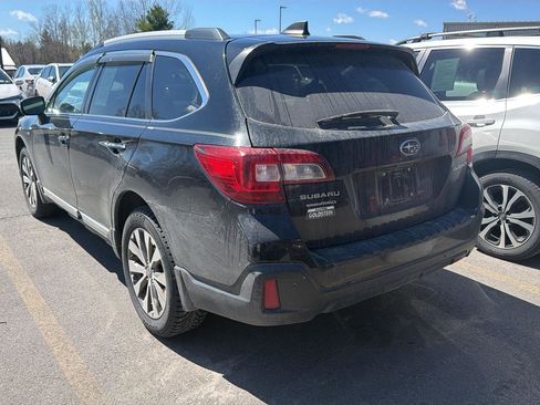 Used 2018 Subaru Outback 2.5i Touring AWD/4WD image 9