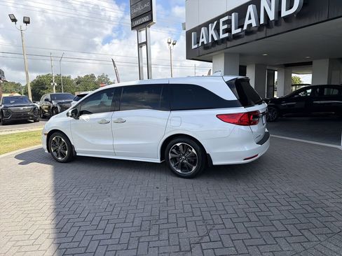 Used 2022 Honda Odyssey Elite image 3
