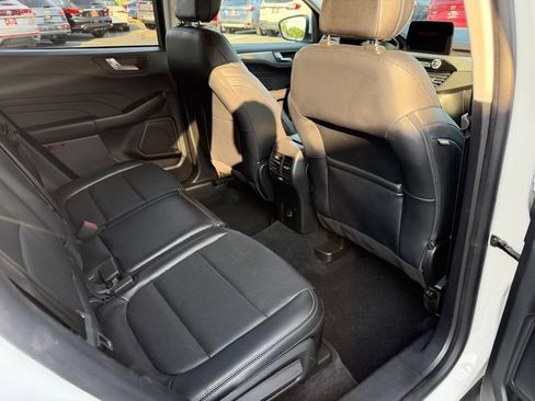 Used 2022 Ford Escape Titanium AWD/4WD image 25