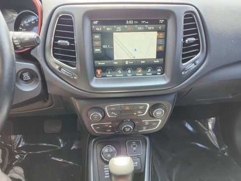 Used 2017 Jeep Compass Trailhawk w/ Leather Interior Group AWD/4WD image 33