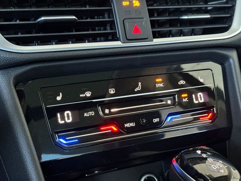 New 2026 Volkswagen Taos SE AWD/4WD image 19