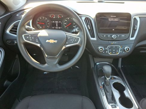 Used 2024 Chevrolet Malibu LT FWD image 21