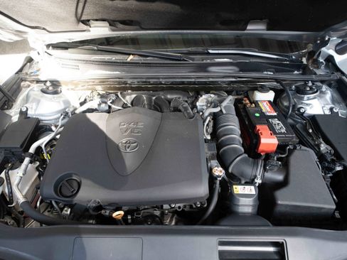 Used 2019 Toyota Avalon XLE image 30