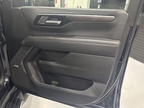 Used 2025 Chevrolet Tahoe Premier image 35