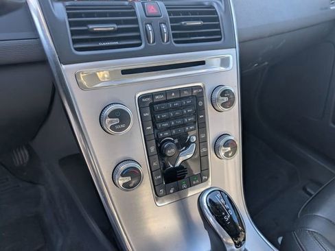 Used 2017 Volvo XC60 T6 Dynamic w/ Climate Package image 22