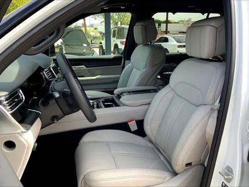 New 2026 Jeep Grand Wagoneer Summit w/ Premium Group III AWD/4WD image 7