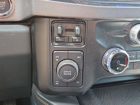 Used 2024 Ford F250 Platinum image 27