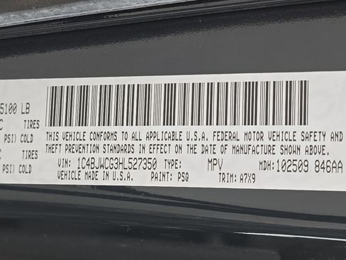 Used 2017 Jeep Wrangler Rubicon w/ Power Convenience Group image 32