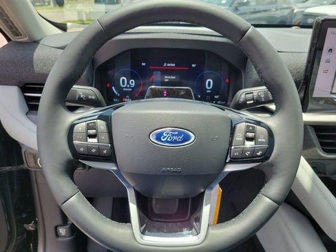 New 2026 Ford Explorer Platinum w/ LUX Leather Package AWD/4WD image 16