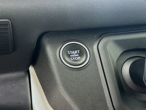 Used 2020 Land Rover Defender 110 SE AWD/4WD image 27
