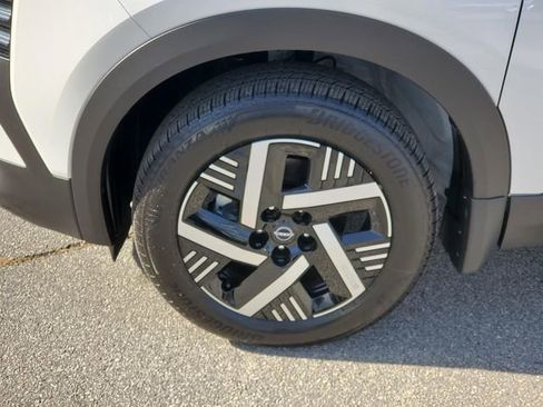 Certified 2025 Nissan Kicks SV image 10