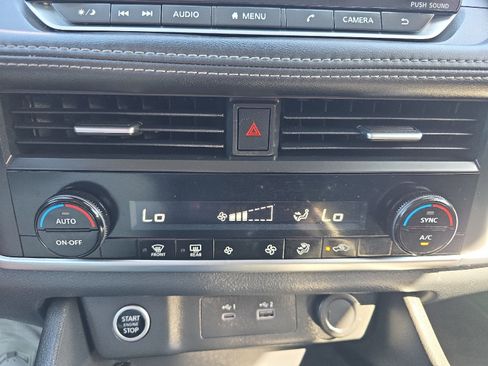 Used 2023 Nissan Rogue SV AWD/4WD image 33
