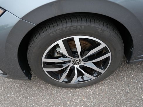 Used 2025 Volkswagen Jetta SE w/ Sunroof Package FWD image 16
