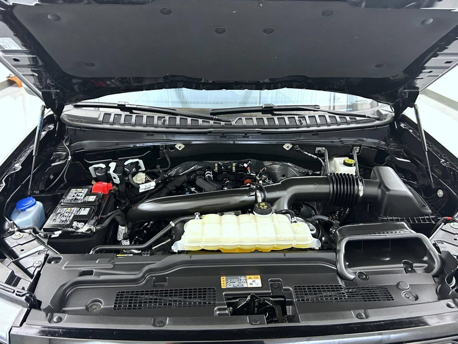 Used 2025 Ford Expedition Platinum AWD/4WD image 28
