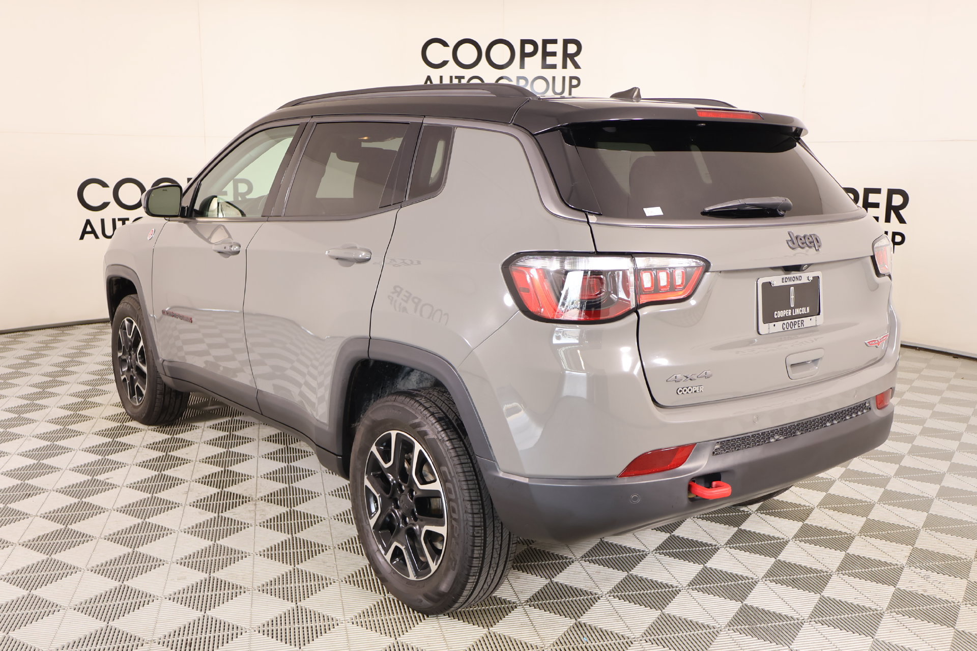 Used 2021 Jeep Compass Trailhawk w/ Sun and Sound Group AWD/4WD image 24