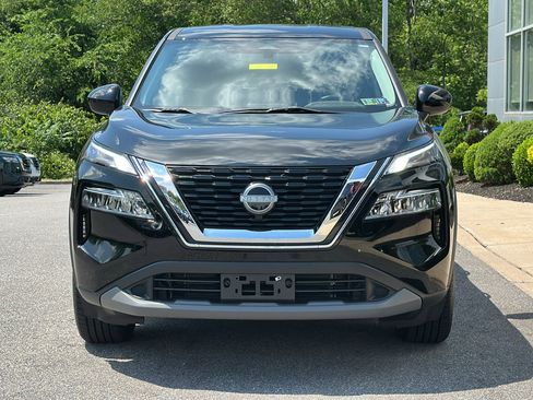 Certified 2023 Nissan Rogue SV image 3