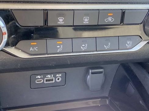 Used 2024 Nissan Altima 2.5 SV FWD image 12