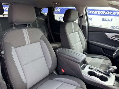 Used 2025 Chevrolet Blazer LT FWD image 27