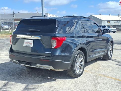 Certified 2023 Ford Explorer XLT w/ Equipment Group 202A AWD/4WD image 7