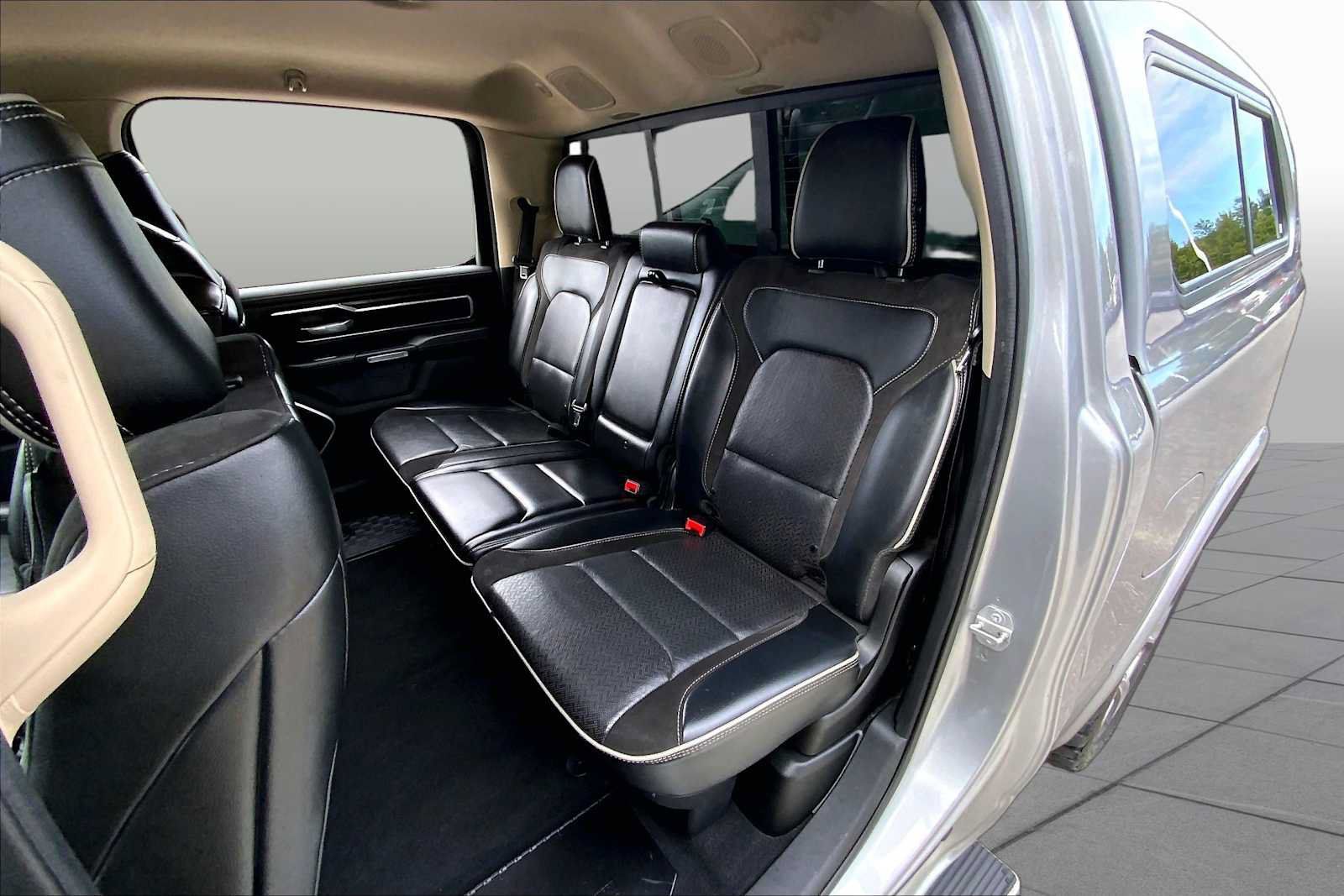 Used 2019 RAM 1500 Laramie AWD/4WD image 19