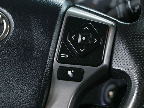 Used 2017 Toyota Tacoma SR5 AWD/4WD image 14