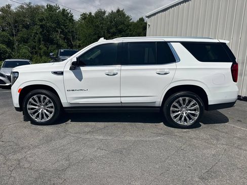 Used 2024 GMC Yukon Denali w/ Advanced Technology Package AWD/4WD image 9