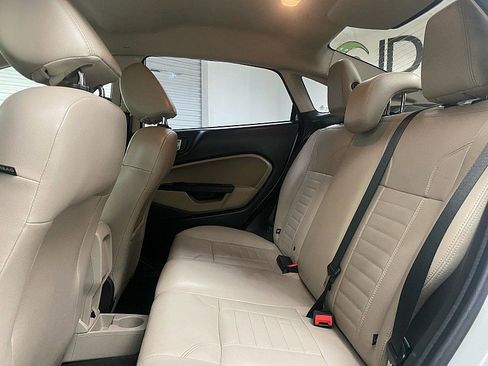 Used 2014 Ford Fiesta Titanium image 12