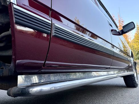 Used 1994 Chevrolet Suburban 4WD image 24