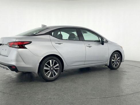 Used 2025 Nissan Versa SV image 9