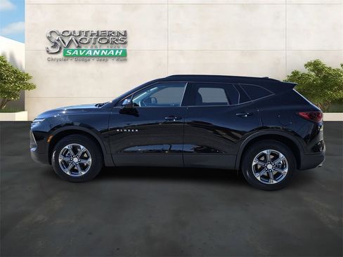 Used 2024 Chevrolet Blazer LT w/ Convenience Package FWD image 2