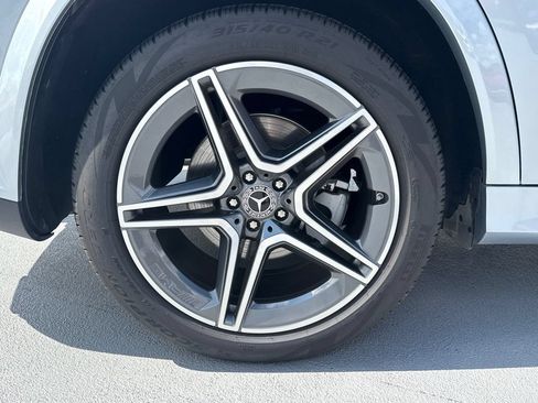 Used 2025 Mercedes-Benz GLS 450 4MATIC w/ AMG Line Exterior image 18