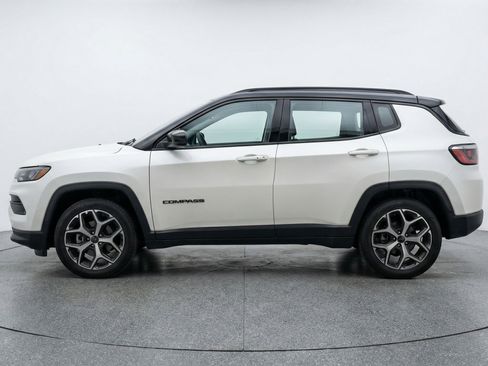 Used 2025 Jeep Compass Limited AWD/4WD image 5