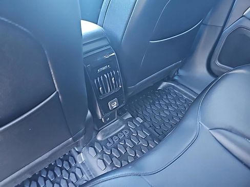 Used 2025 Jeep Compass Limited image 31