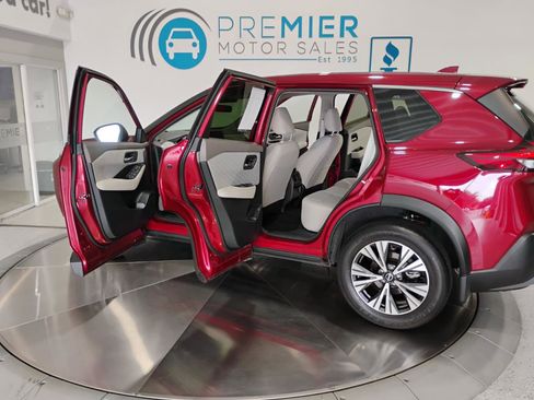 Used 2023 Nissan Rogue SV FWD image 6