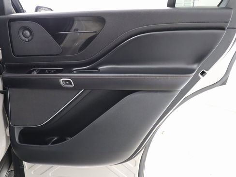 Used 2022 Lincoln Aviator Reserve image 46