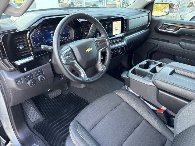 Used 2024 Chevrolet Silverado 1500 LT AWD/4WD image 18