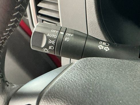 Used 2024 Nissan Frontier SL w/ Technology Package image 32