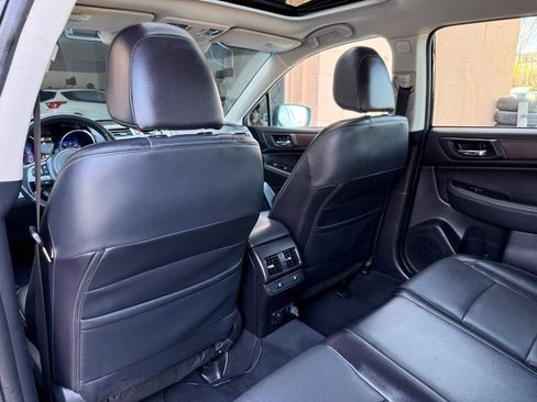 Used 2017 Subaru Outback 2.5i Limited AWD/4WD image 12