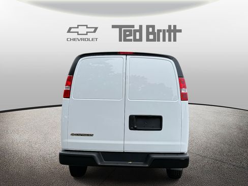 New 2025 Chevrolet Express 3500 Extended image 4