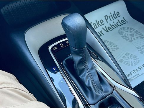 Used 2022 Toyota Corolla LE image 16