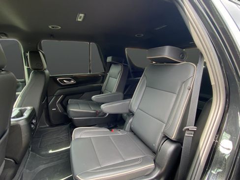 Used 2024 Chevrolet Tahoe Premier AWD/4WD image 24