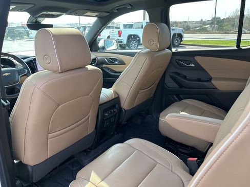 Used 2023 Chevrolet Traverse Premier image 34