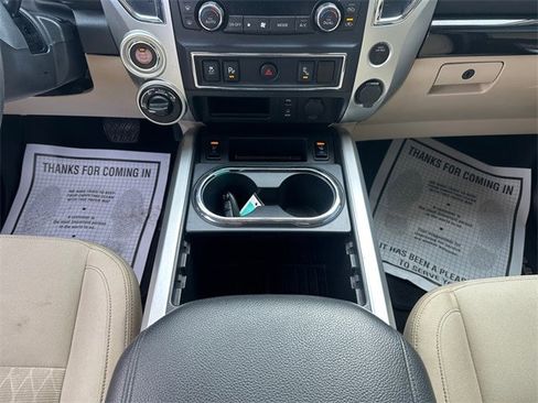 Used 2017 Nissan Titan SV image 11