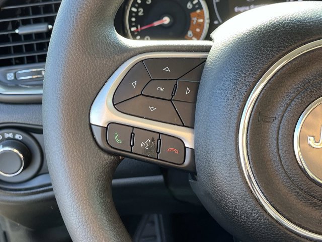 Used 2023 Jeep Renegade Latitude AWD/4WD image 27