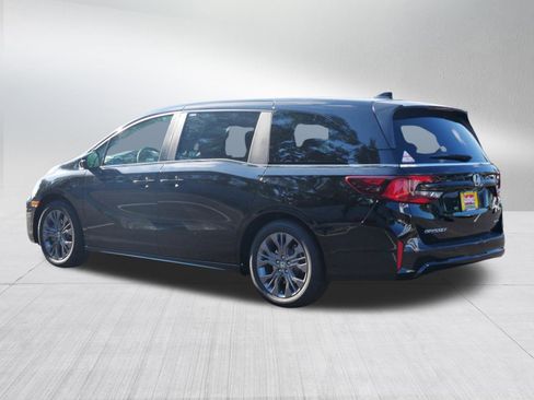 New 2026 Honda Odyssey Touring image 5
